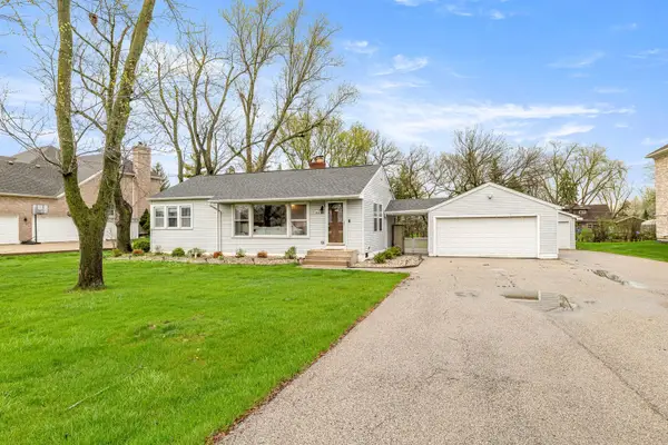 216 W Rand Road, Mount Prospect, IL 60056