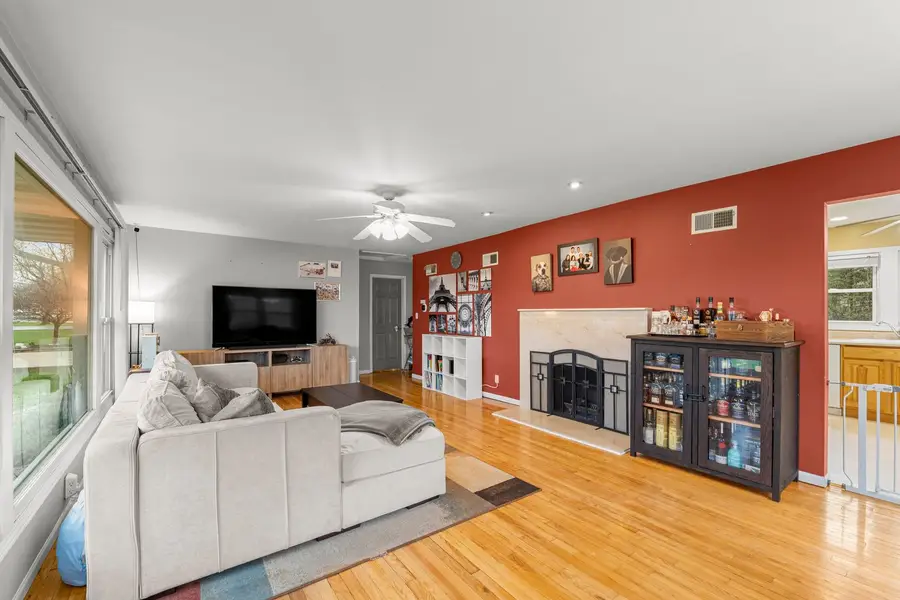 216 W Rand Road, Mount Prospect, IL 60056 - #2