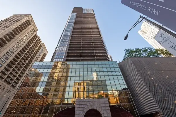 Address Withheld By Seller, Chicago, IL 60611