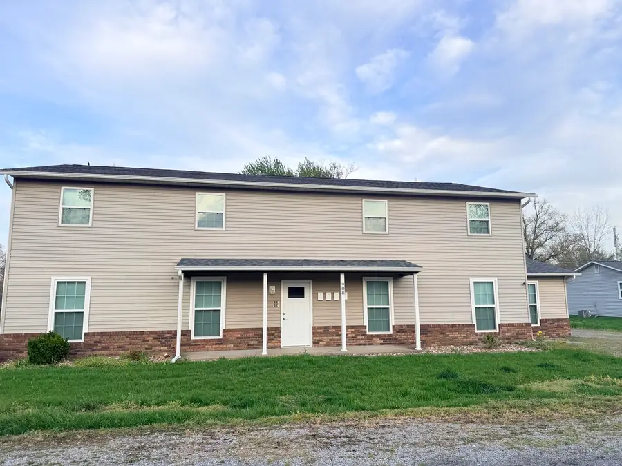908 S 10th Street, Herrin, IL 62948 - #2