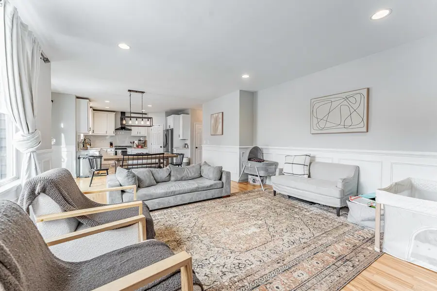 408 Fountain Avenue, Elgin, IL 60124 - #2