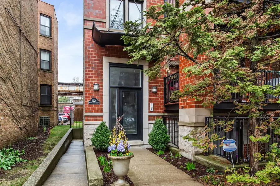 4226 N Kenmore Avenue #3, Chicago, IL 60613 - #2