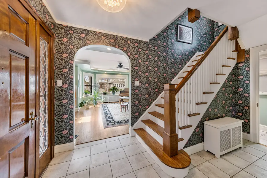 1020 N Taylor Avenue, Oak Park, IL 60302 - #2