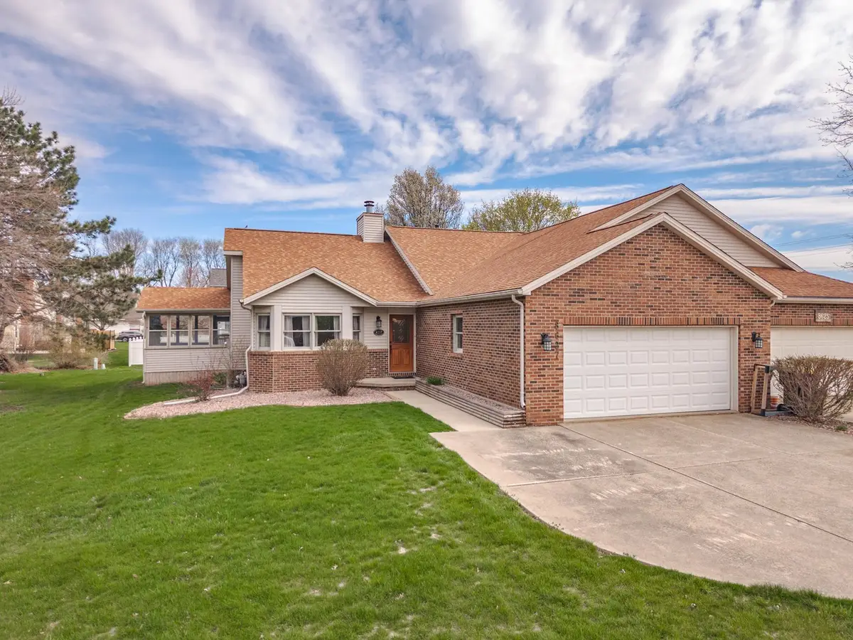 8627 Oakmont Road, Bloomington, IL 61705 - #1