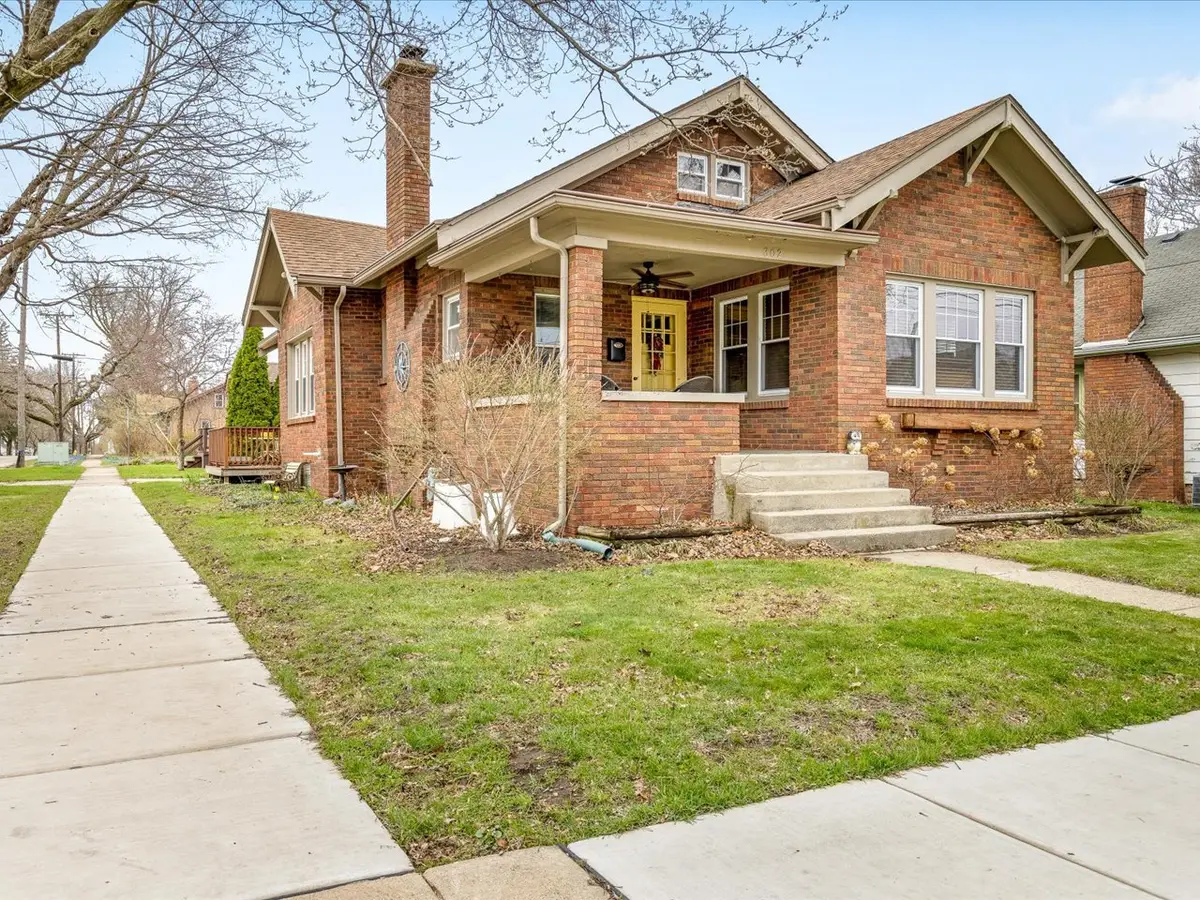 302 N Rockford Avenue, Rockford, IL 61107 - #1