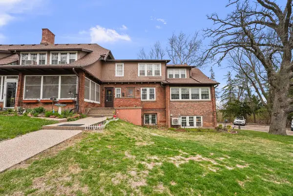 2 Breezy Point Road, Clinton, IA 52732