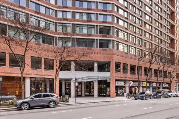 211 E Ohio Street #2004, Chicago, IL 60611
