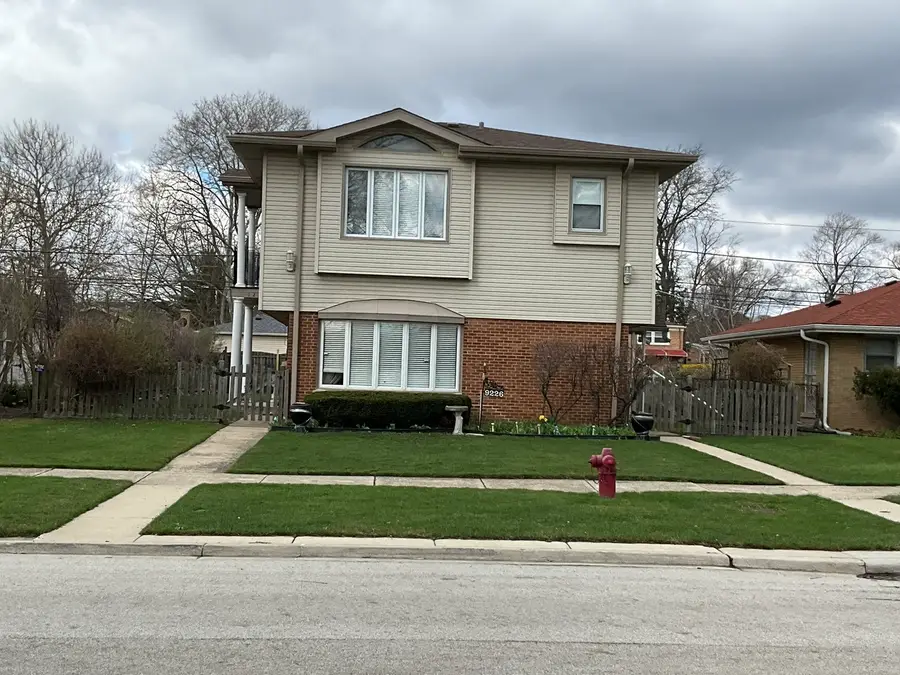 9226 Kilbourn Avenue, Skokie, IL 60076 - #2