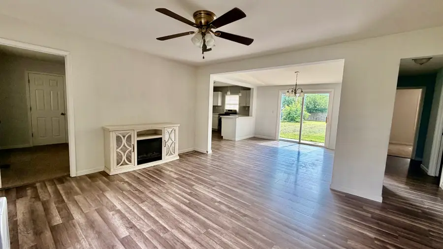 39 Ridge Road, Centralia, IL 62801 - #3