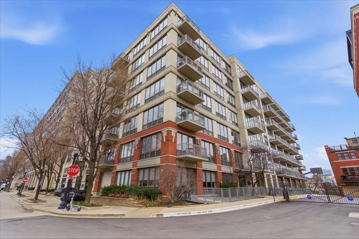 1000 N Kingsbury Street #104, Chicago, IL 60610 - #1