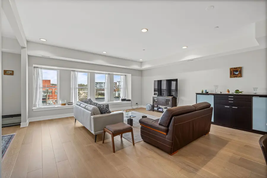 815 Laurel Avenue #403, Highland Park, IL 60035 - #3