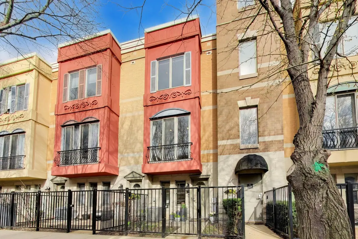 511 N Peoria Street, Chicago, IL 60642 - #1