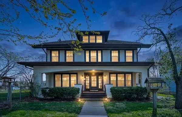 427 E Benton Street, Aurora, IL 60505
