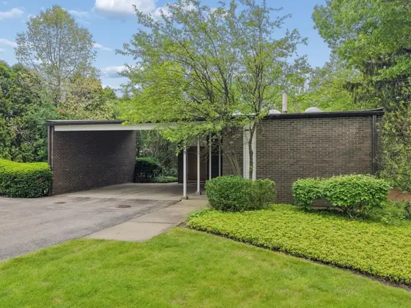 1575 Hawthorne Lane, Highland Park, IL 60035