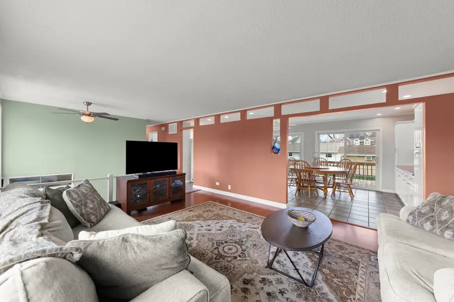 2508 Stonewall Avenue, Woodridge, IL 60517 - #3