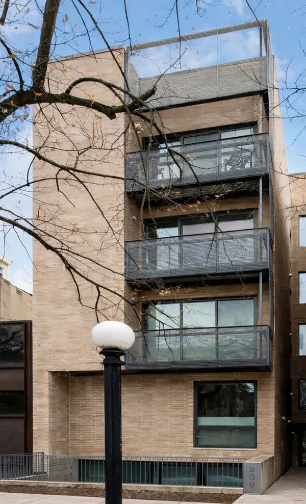 530 W Dickens Avenue #401, Chicago, IL 60614