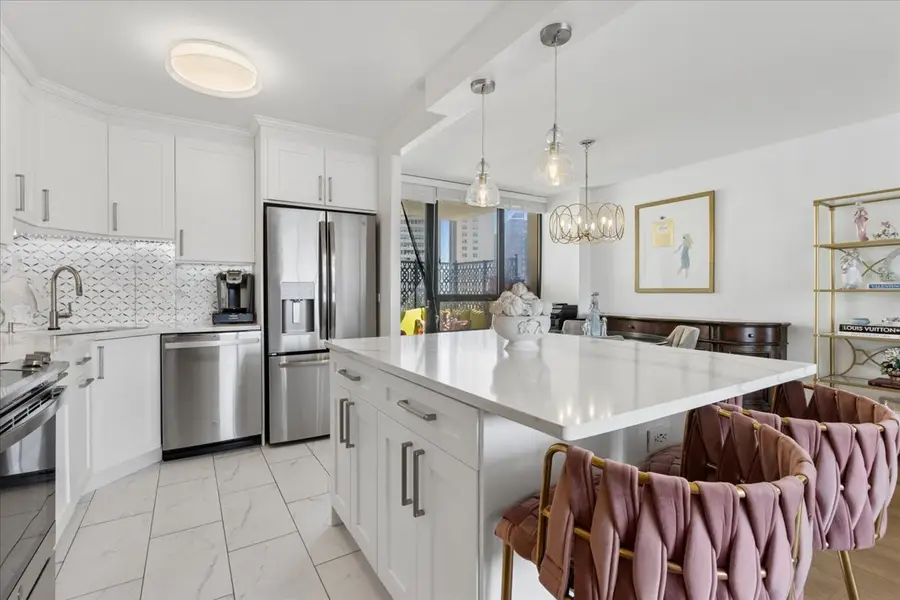 3930 N Pine Grove Avenue #816, Chicago, IL 60613 - #3