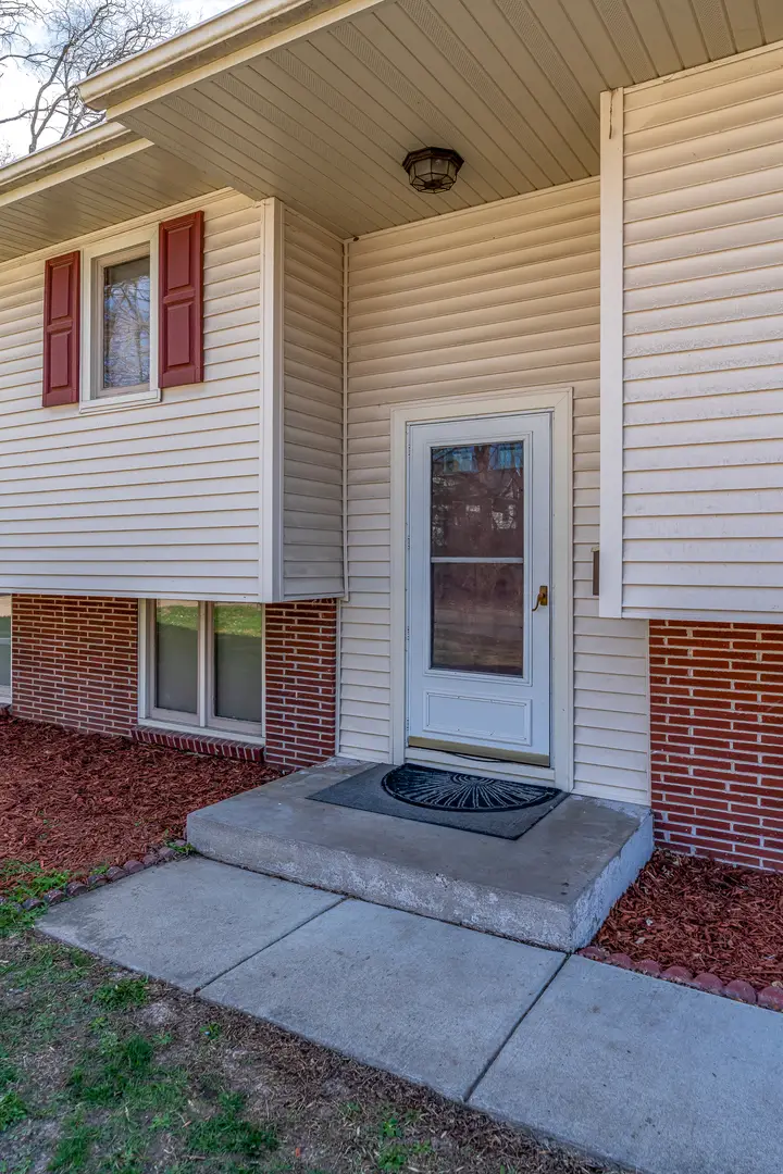 817 16th Street, Bettendorf, IA 52722 - #2