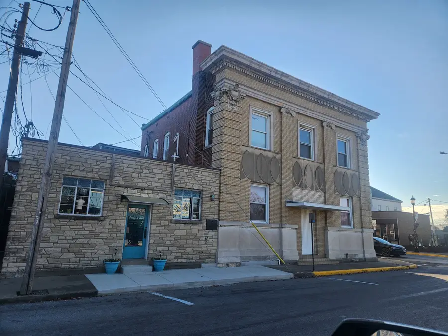 17 W Water Street, Pinckneyville, IL 62274 - #3