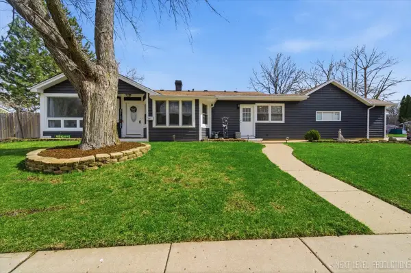 101 Hickory Drive, Carpentersville, IL 60110