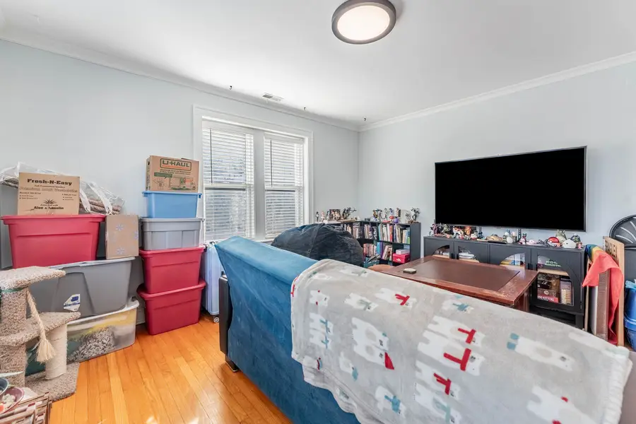 4704 N Kasson Avenue #3, Chicago, IL 60630 - #3