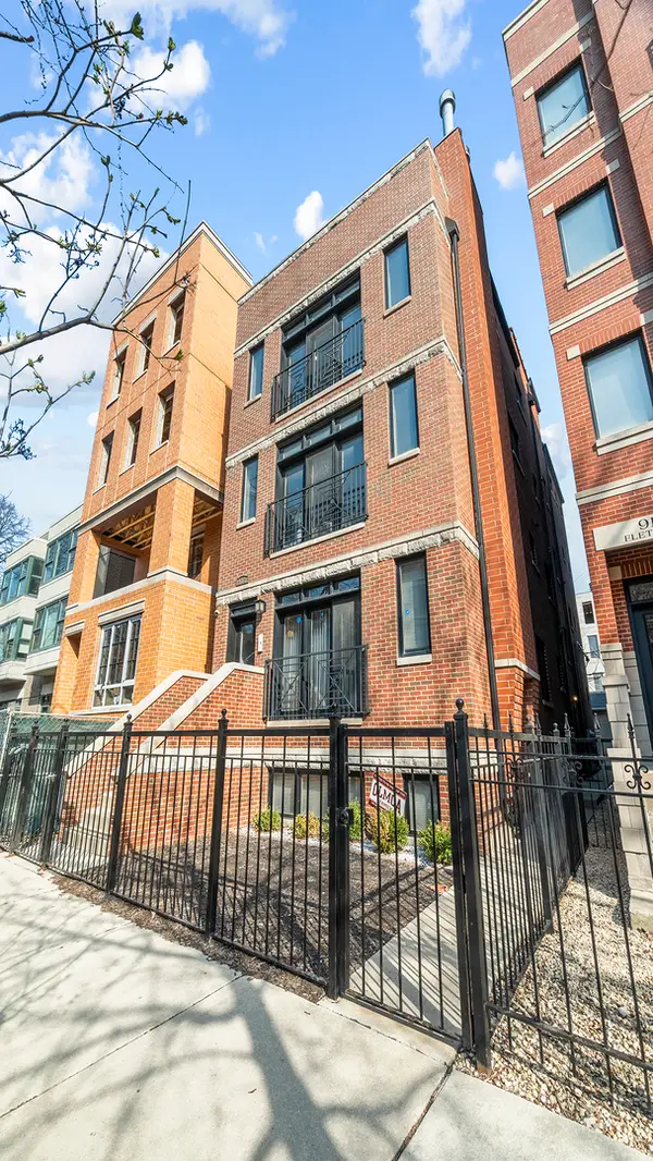 912 W Fletcher Street #2, Chicago, IL 60657