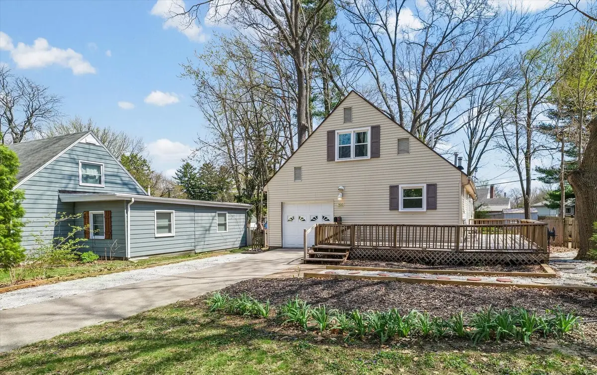 910 Foley Avenue, Champaign, IL 61820 - #1