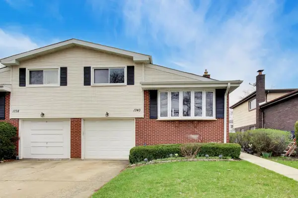 1740 N Drury Lane, Arlington Heights, IL 60004