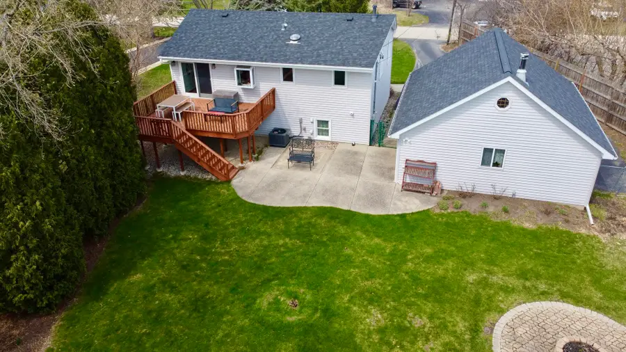 904 W Woodland Road, Lake Bluff, IL 60044 - #3