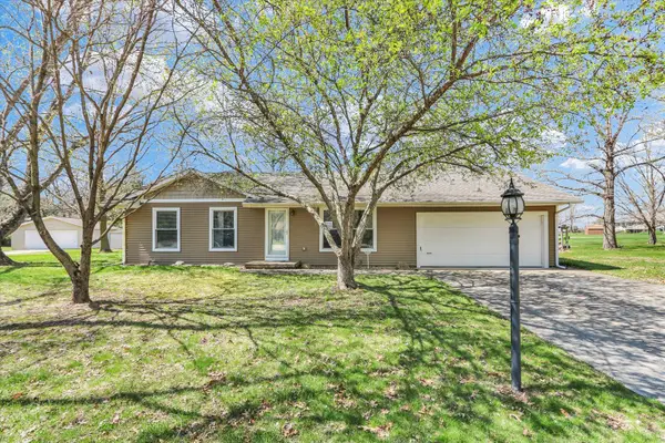 1113 S Herriott Court, Mahomet, IL 61853