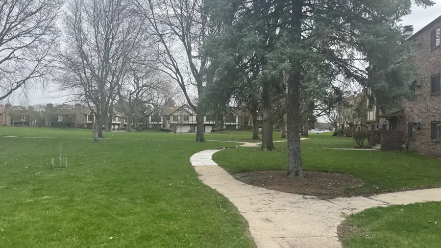 811 S Dwyer Avenue #E, Arlington Heights, IL 60005 - #3