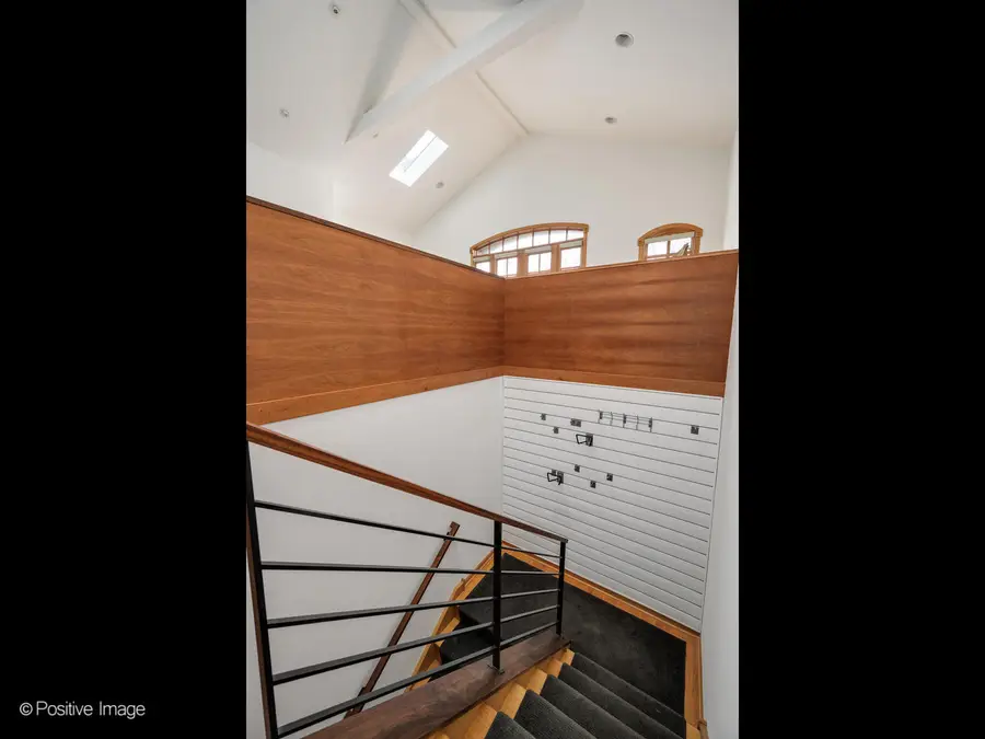 816 W Oakdale Avenue #3, Chicago, IL 60657 - #2