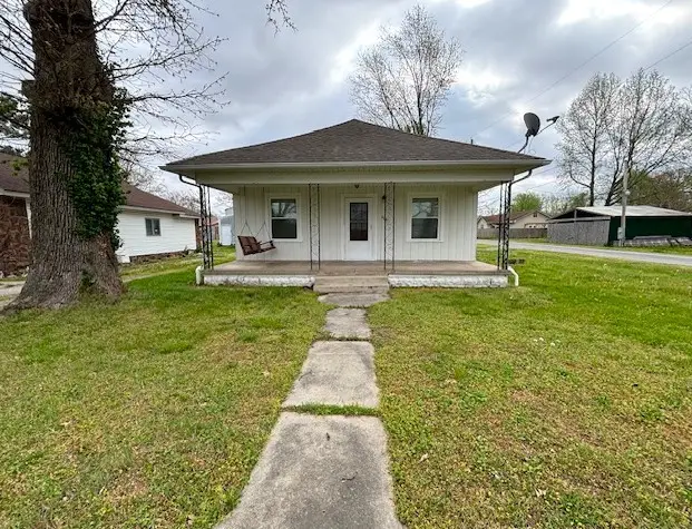 604 N Bush Avenue, Hurst, IL 62949 - #1