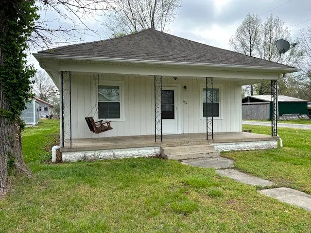 604 N Bush Avenue, Hurst, IL 62949 - #2