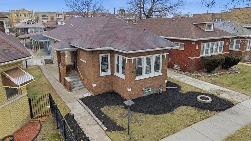 7724 S Chappel Avenue, Chicago, IL 60649 - #1