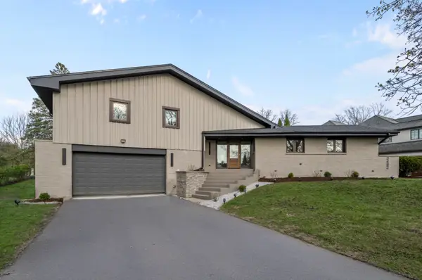 3492 Whirlaway Drive, Northbrook, IL 60062