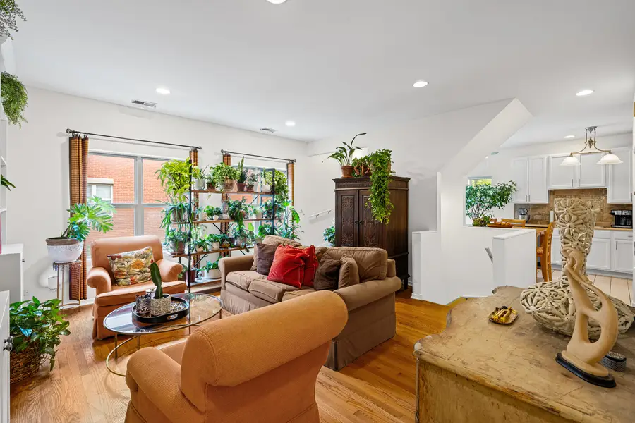 4534 S Woodlawn Avenue #4-11, Chicago, IL 60653 - #2
