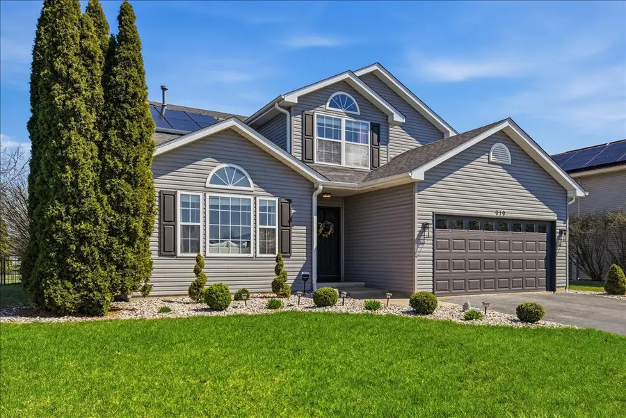 910 Shorewood Drive, Shorewood, IL 60404 - #2