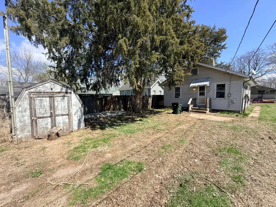 1424 S Nevada Avenue, Davenport, IA 52802 - #2