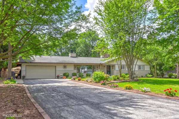 6405 Walkup Lane, Crystal Lake, IL 60014