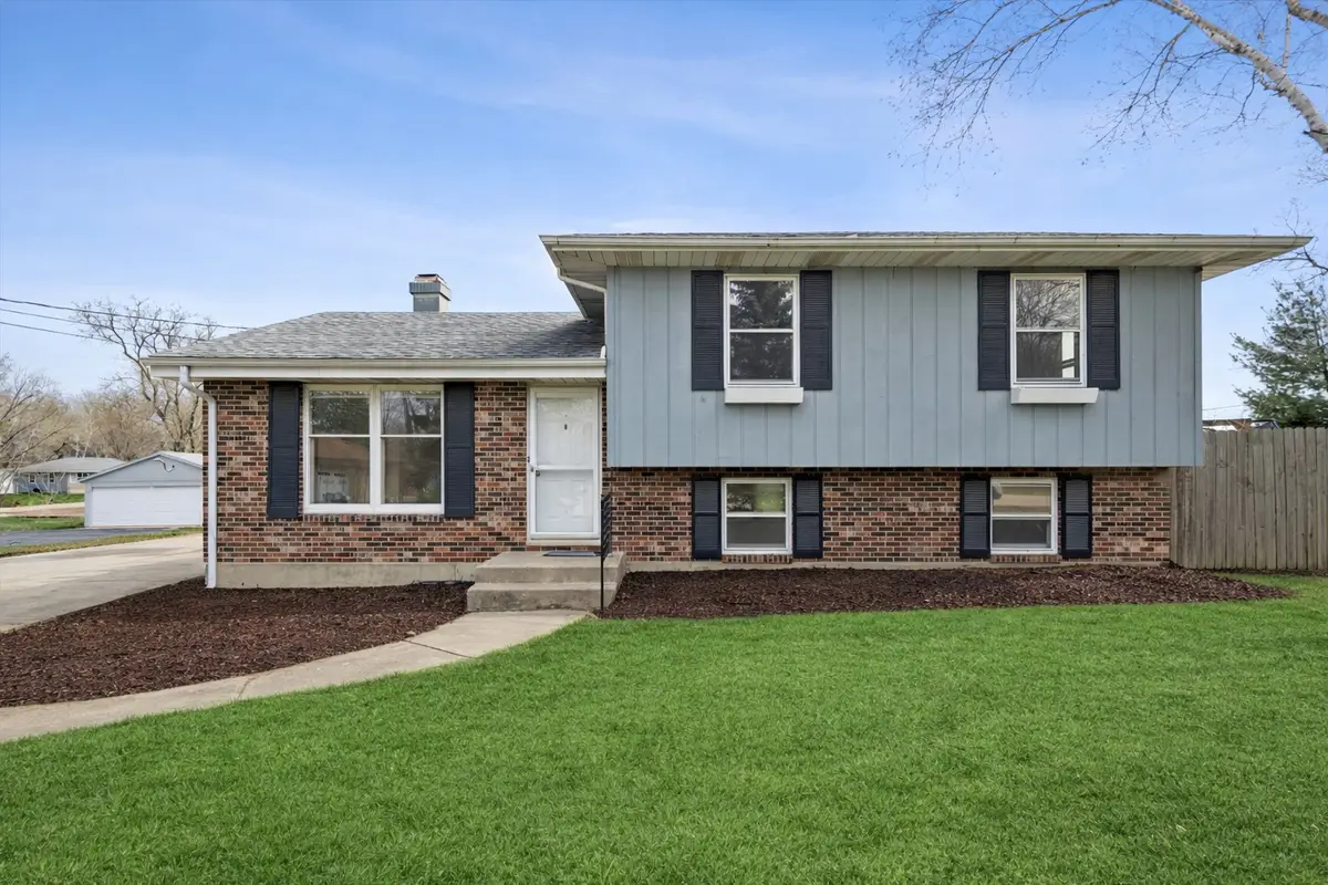 2504 N Boulevard View Avenue, Waukegan, IL 60087 - #1