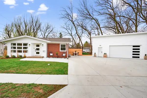 327 30th Avenue N, Clinton, IA 52732