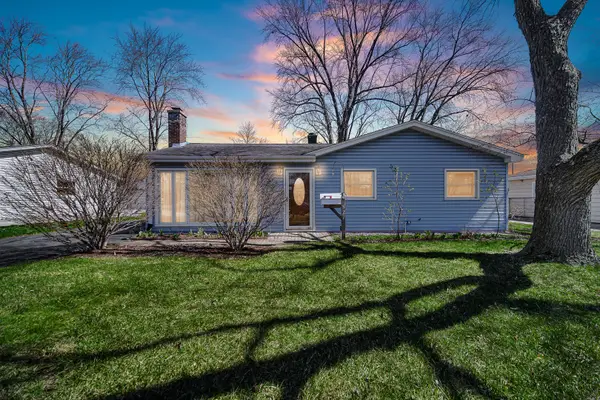 327 N Pershing Avenue, Mundelein, IL 60060