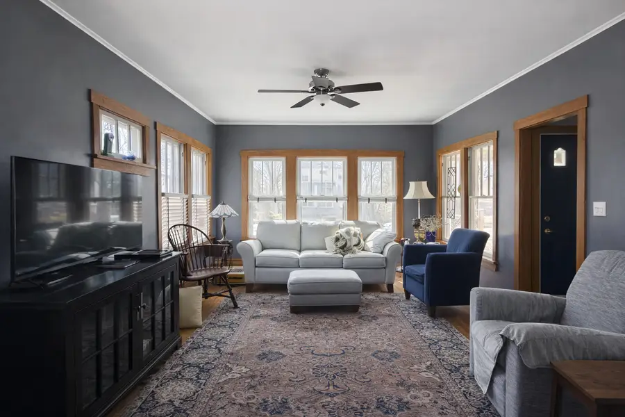 8424 Greenview Avenue, Brookfield, IL 60513 - #3