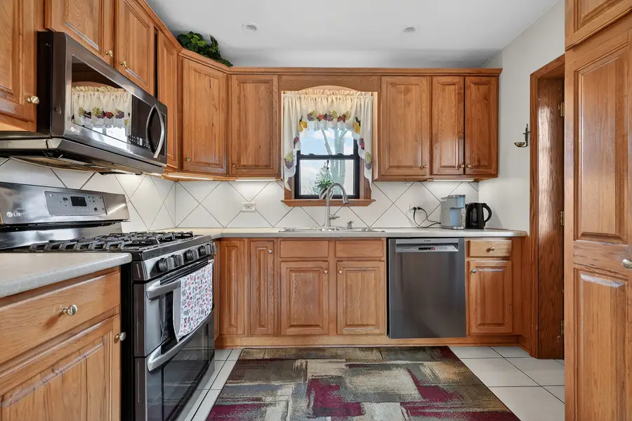 8021 S Lavergne Avenue, Burbank, IL 60459 - #3