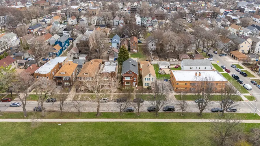 8841 S Muskegon Avenue, Chicago, IL 60617 - #3