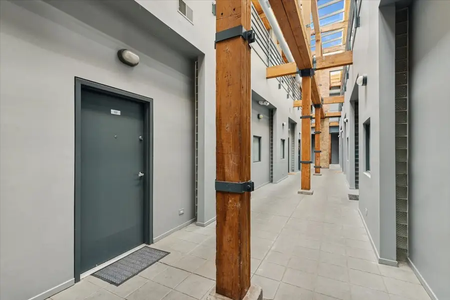 2804 N Lakewood Avenue #103, Chicago, IL 60657 - #3