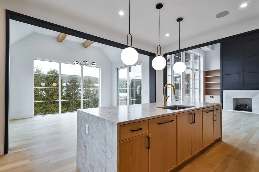 539 Kensington Court, Hinsdale, IL 60521 - #2