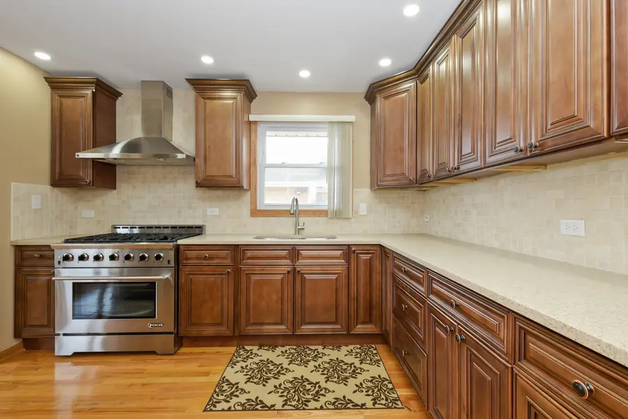 8037 Mcvicker Avenue, Burbank, IL 60459 - #3