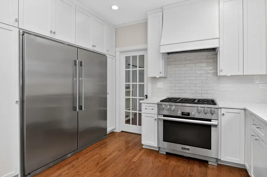 1614 Sawyer Avenue, Glen Ellyn, IL 60137 - #3